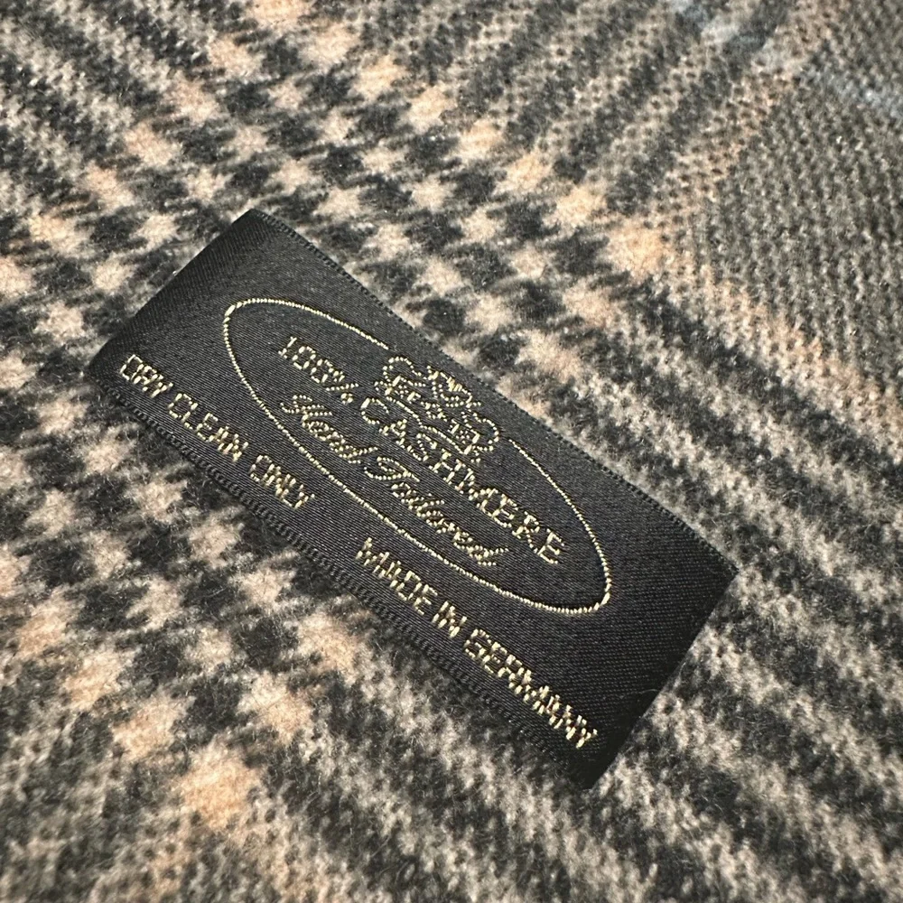 100% Cashmere Plaid Fringe Scarf in Gray and Tan - Picture 3 of 4